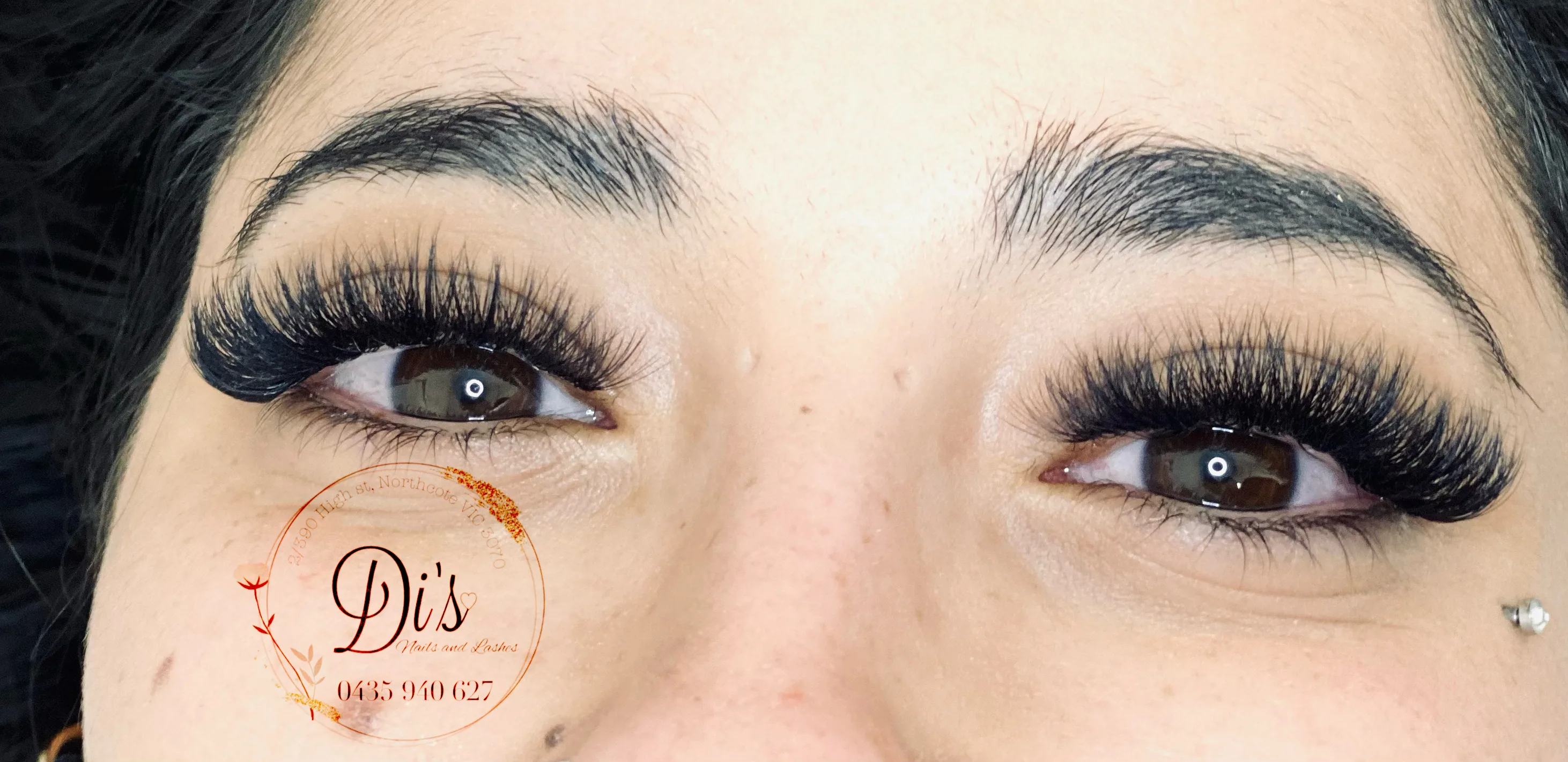 Dramatic mega-volume lash extension close-up